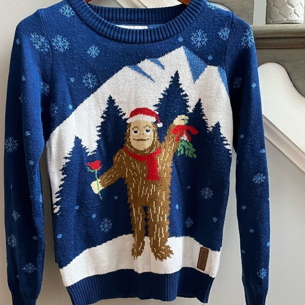 Tipsy Elves Big Foot Mistletoe Ugly Christmas Sweater sz M